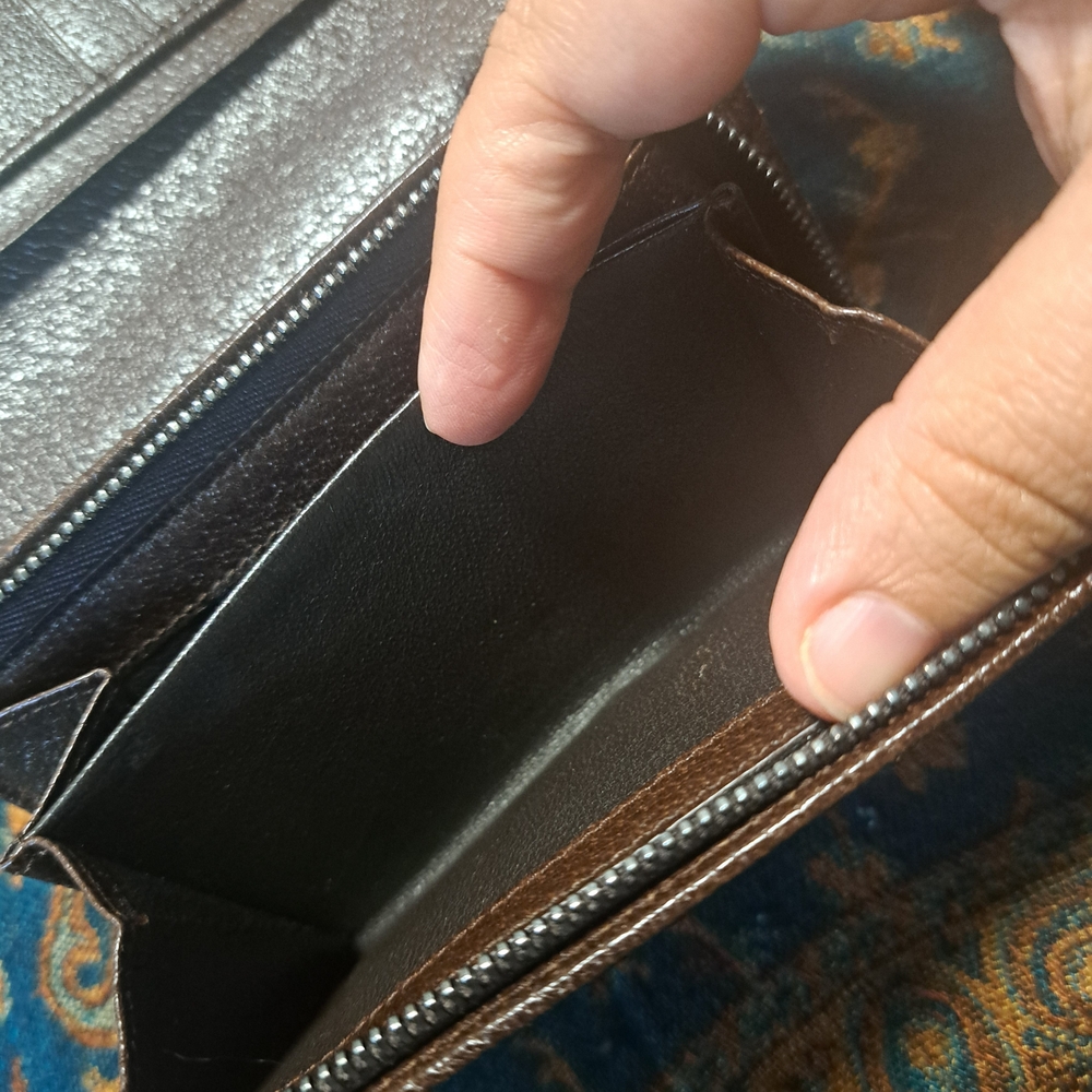 Gucci Brown Monogram Wallet - Picture 12 of 17